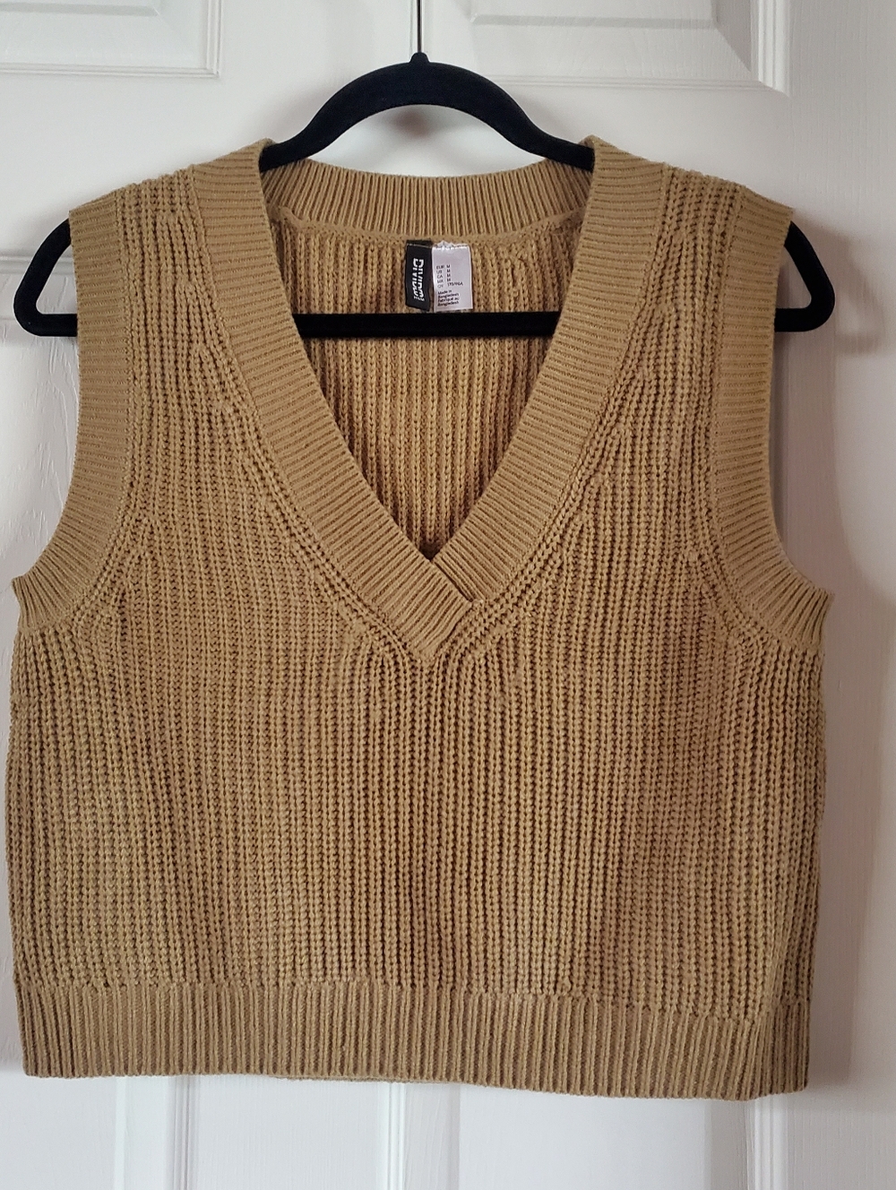 H&M Divided Academia Cable Knit Sweater Vest V-neck Office Preppy Tan Medium